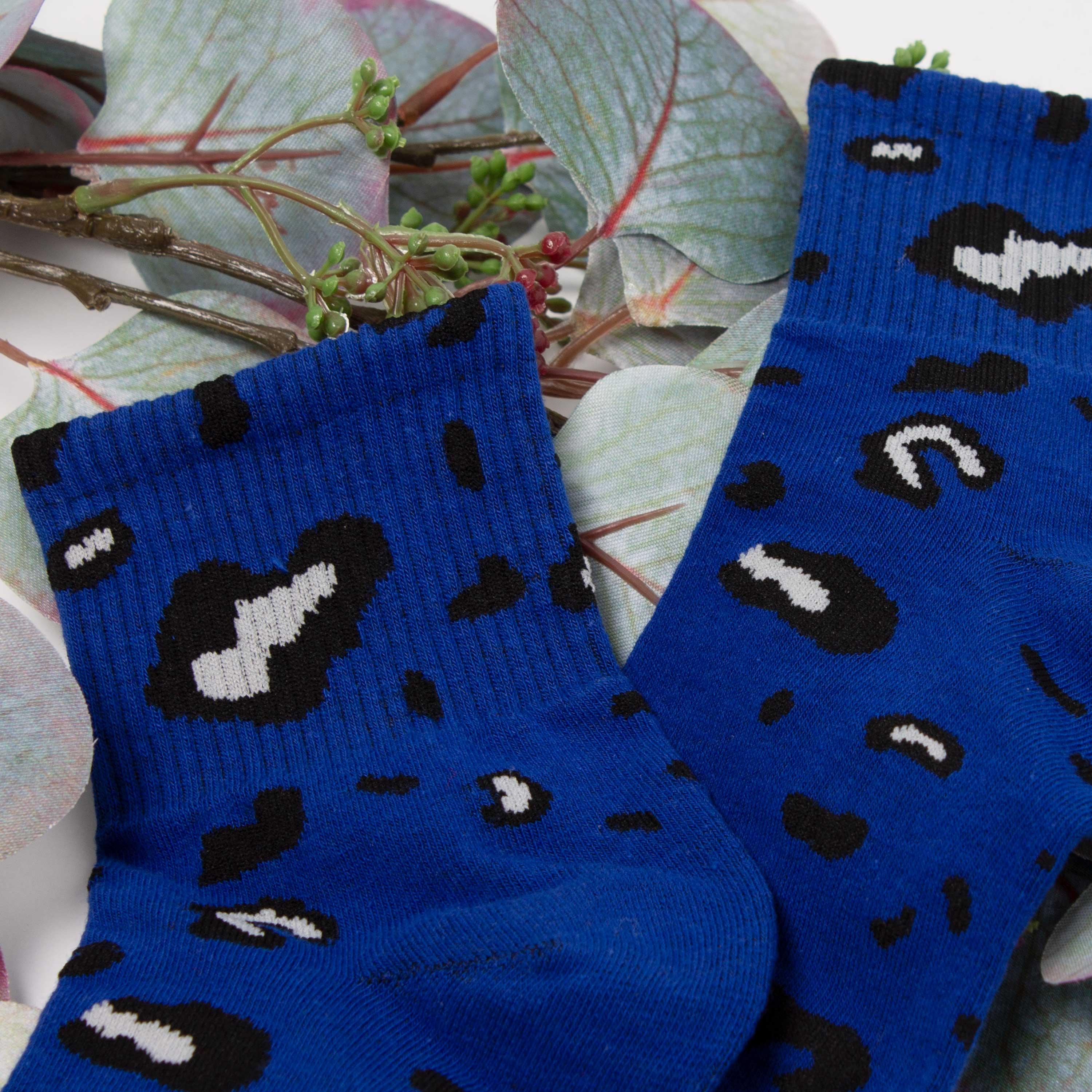 Womens Cute Leopard All Over Print Crew Socks - BUCKET POPCORN