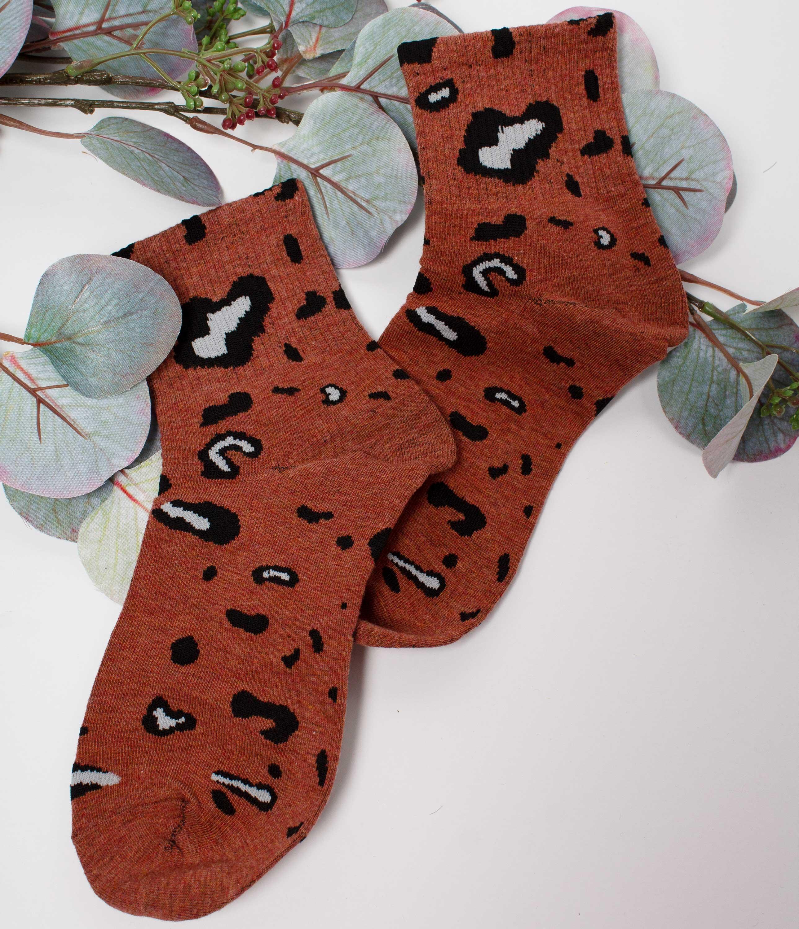 Womens Cute Leopard All Over Print Crew Socks - BUCKET POPCORN