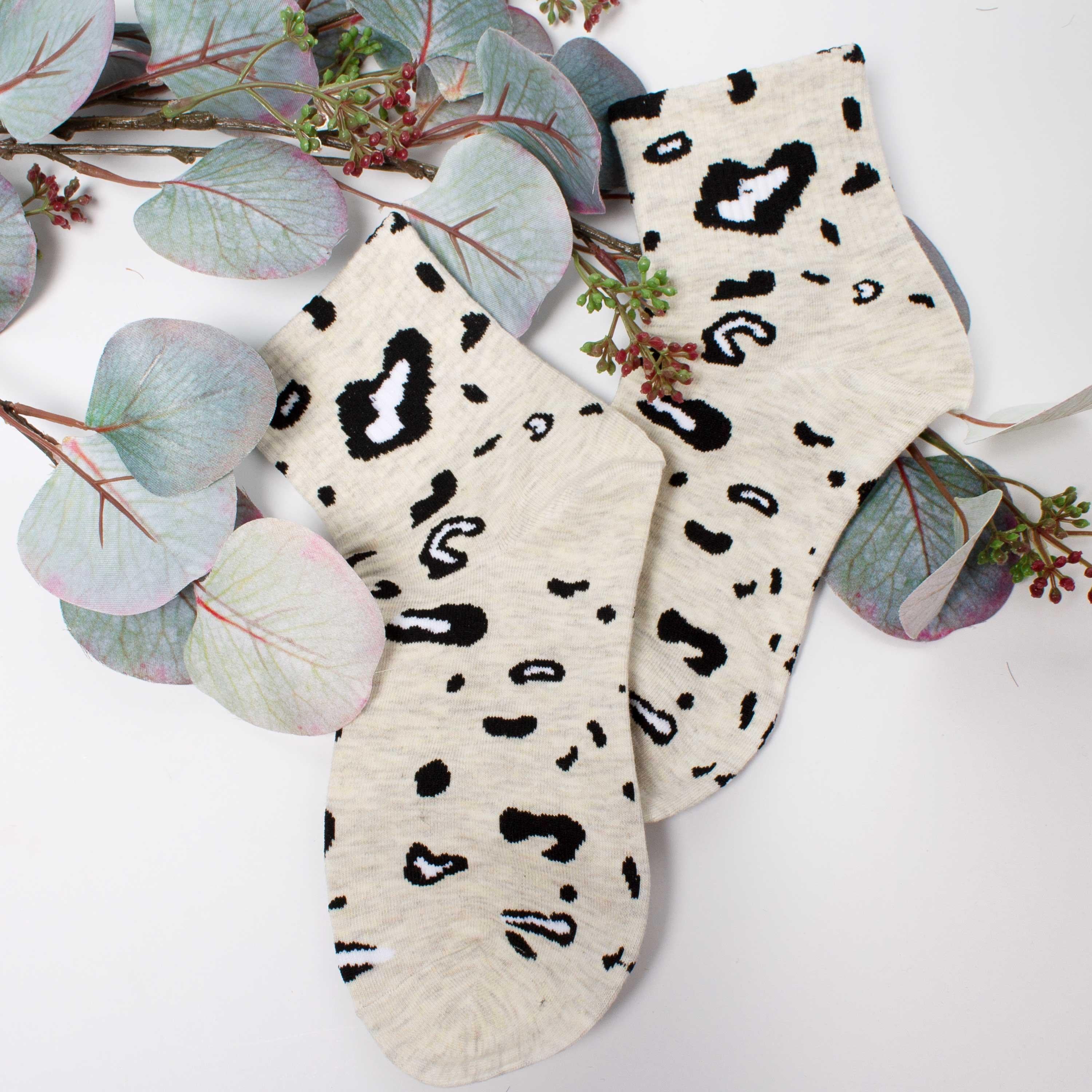 Womens Cute Leopard All Over Print Crew Socks - BUCKET POPCORN