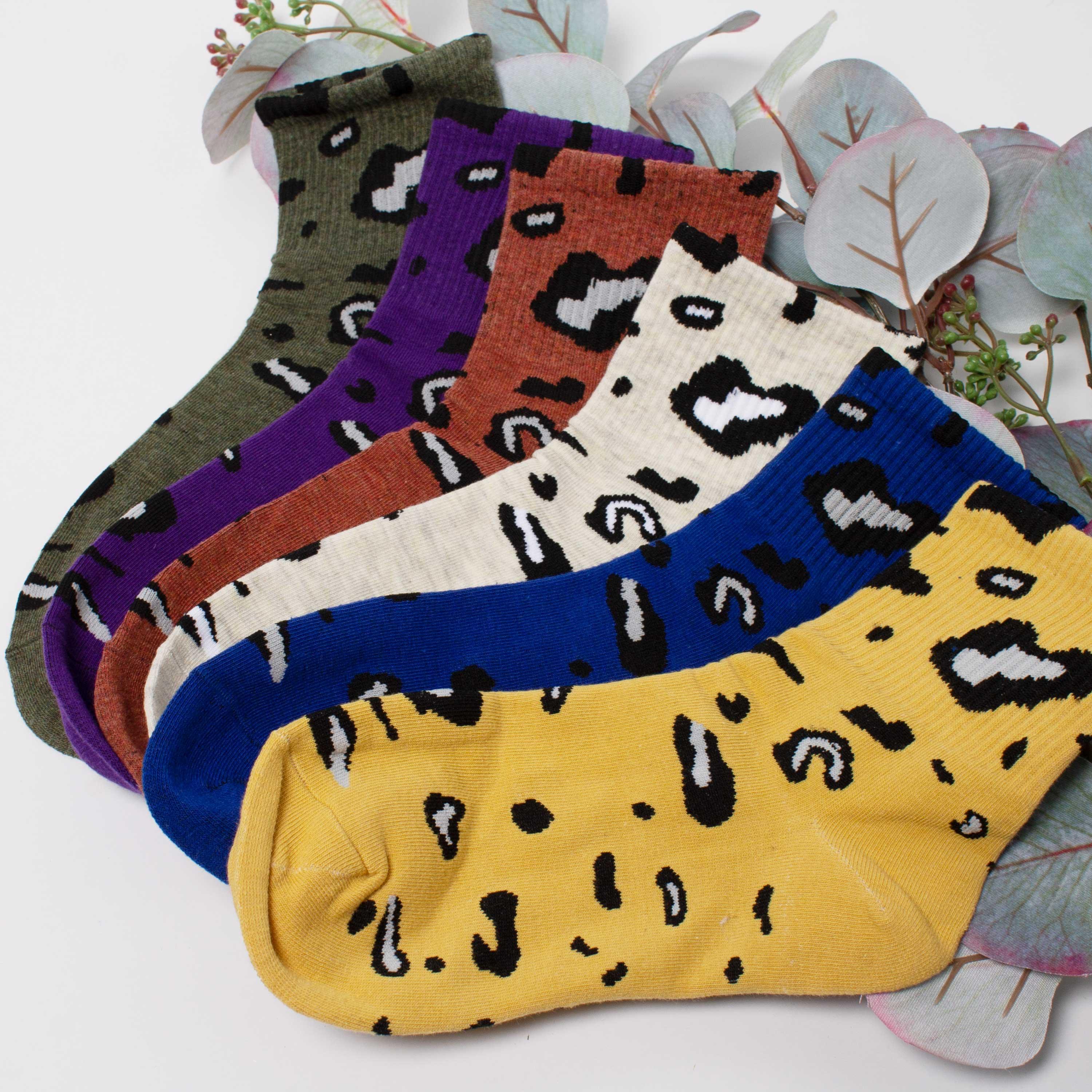 Womens Cute Leopard All Over Print Crew Socks - BUCKET POPCORN