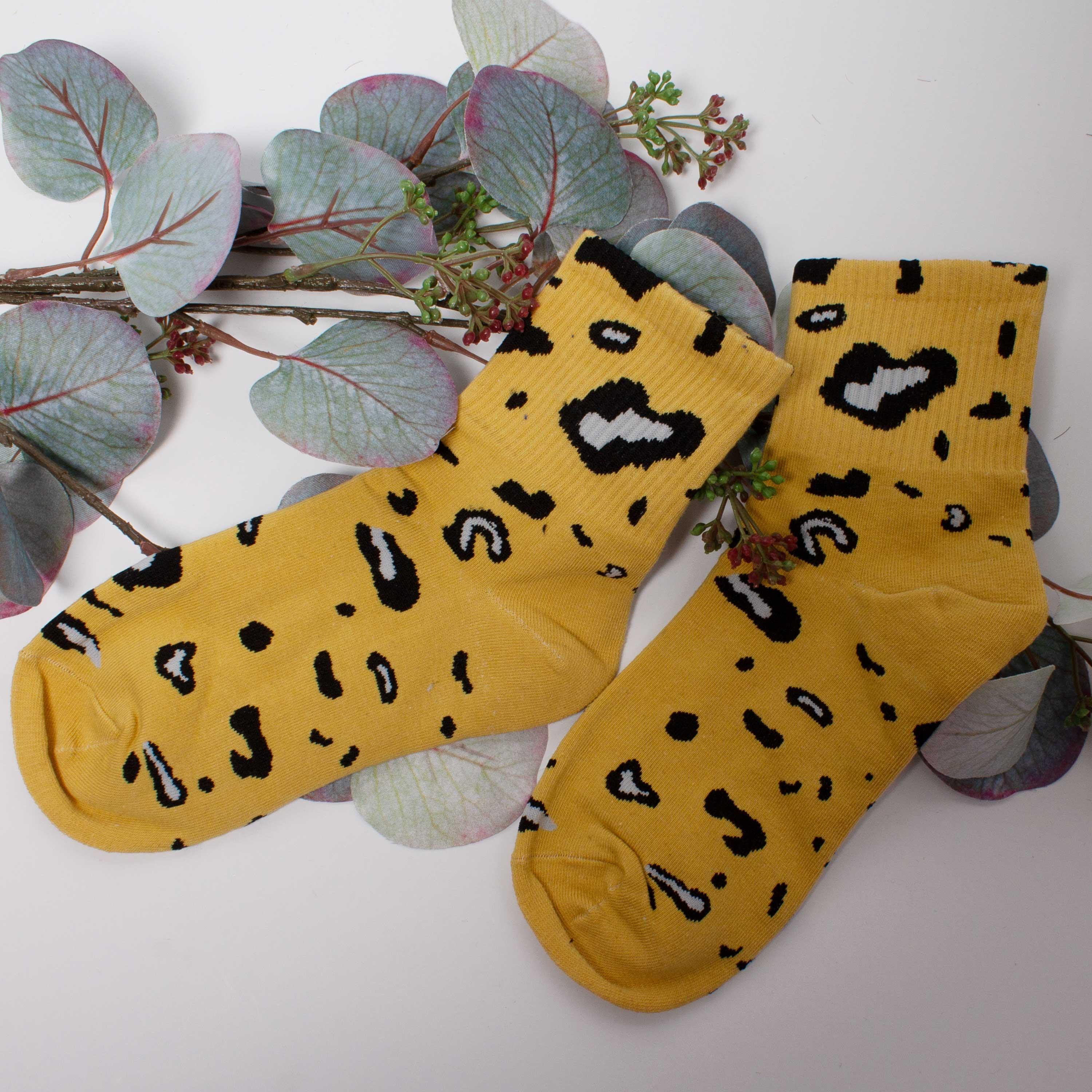 Womens Cute Leopard All Over Print Crew Socks - BUCKET POPCORN