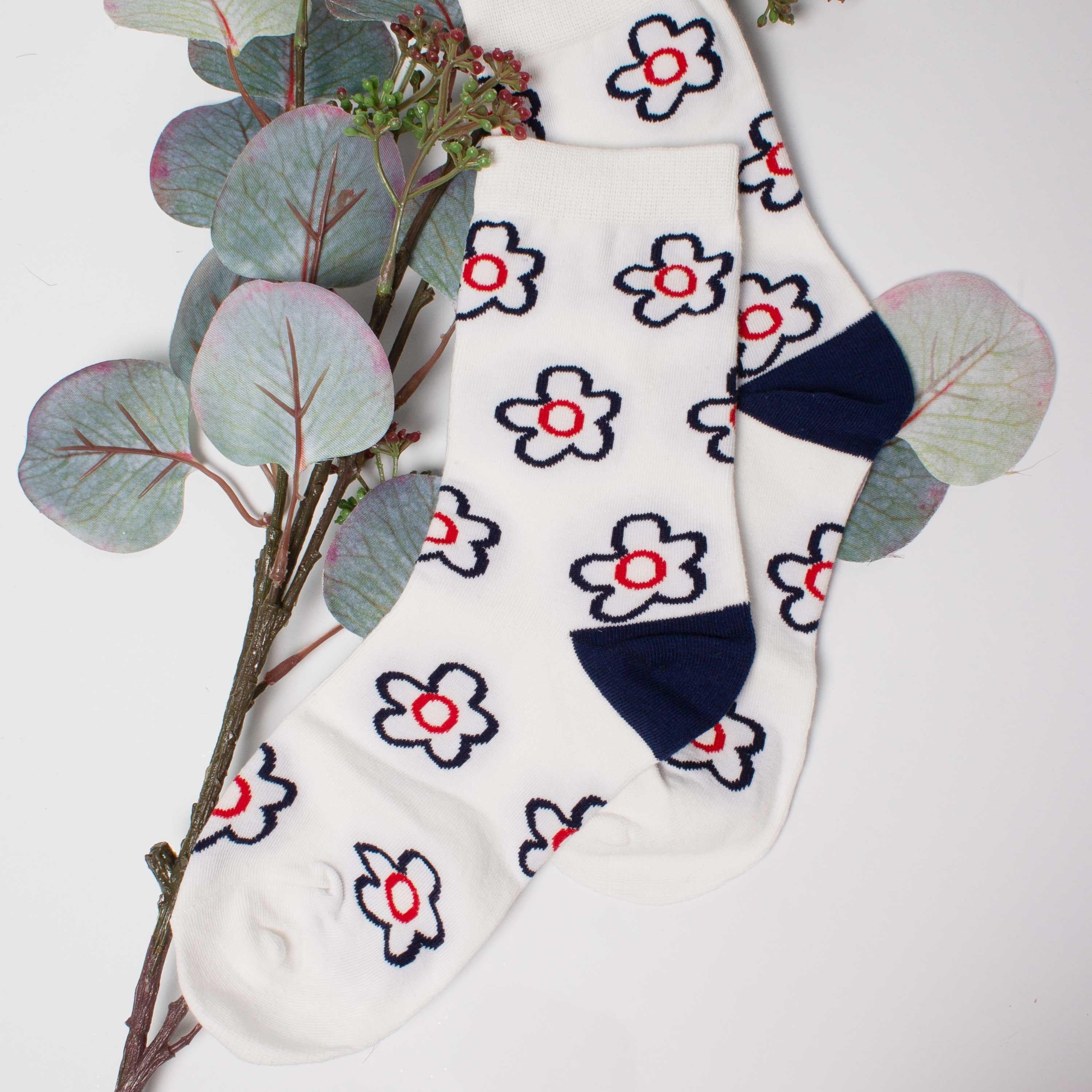 Womens Cute Ditsy Flower All Over Crew Socks - BUCKET POPCORN