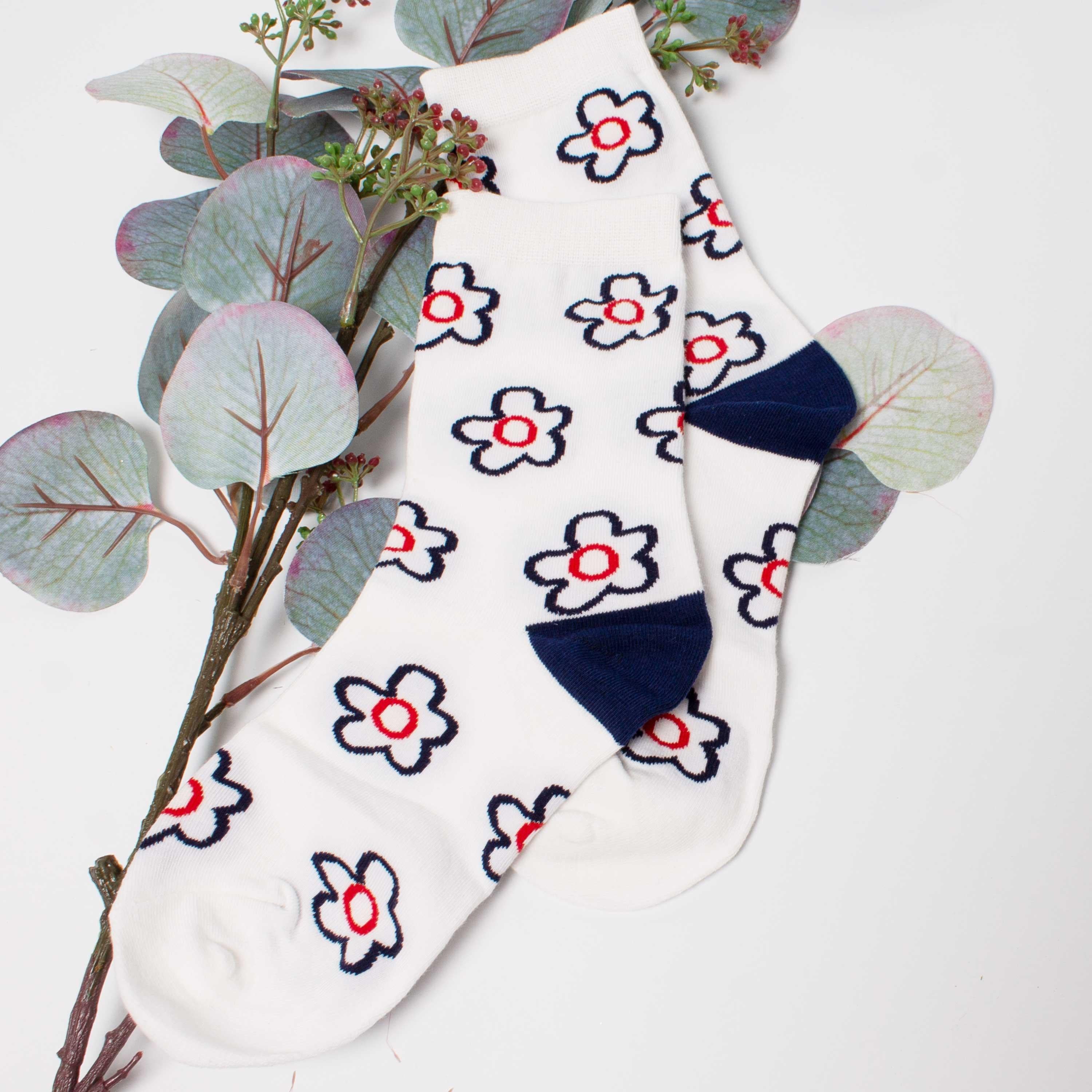 Womens Cute Ditsy Flower All Over Crew Socks - BUCKET POPCORN