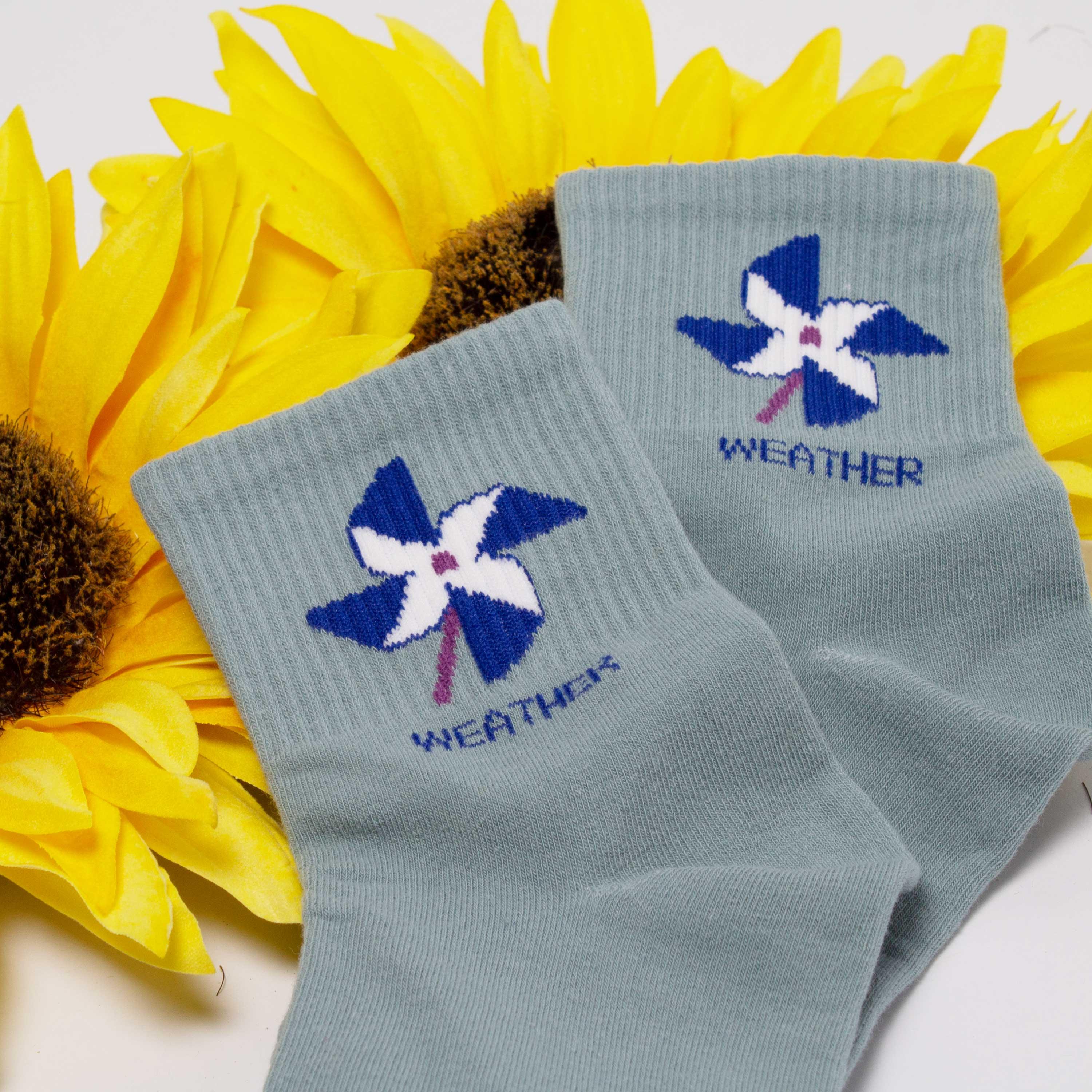 Womens Cute Weather Icon Crew Socks - BUCKET POPCORN 